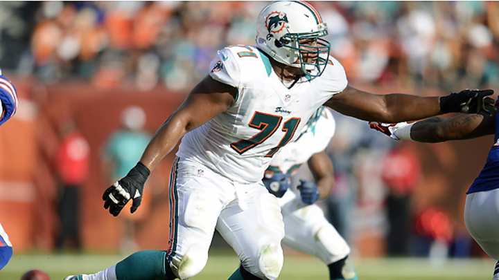 Jonathan Martin reportedly walks out on Dolphins, seeks counseling