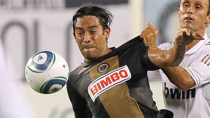 United acquire former MLS MVP Carlos Ruiz United acquire former MLS MVP Carlos Ruiz