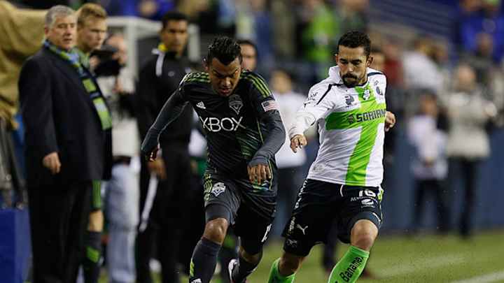 Hercules Gomez fires Santos Laguna past Sounders