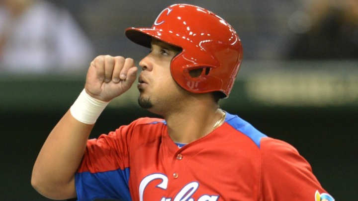 White Sox sign Jose Abreu to six-year, $68 million deal White Sox sign Jose Abreu to six-year, $68 million deal