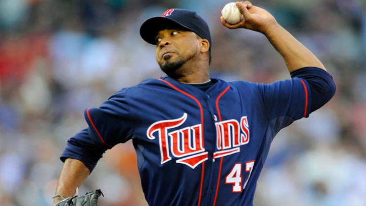 Pirates reach deal with Liriano, O's agree with pitchers