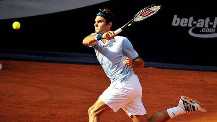 Federer beats Mayer in three sets, advances to semis in Hamburg