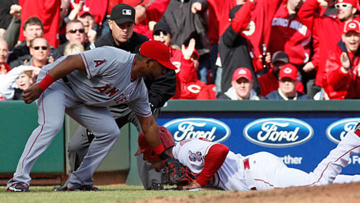 Reds' Ludwick expected to miss three months minimum