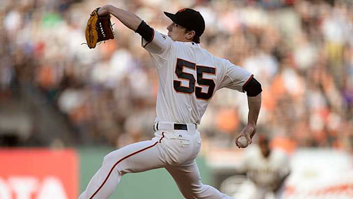Tim Lincecum signs two-year deal to stay with Giants