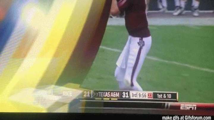 GIF: An unsportsmanlike conduct penalty Texas A&M's Johnny Manziel didn't get