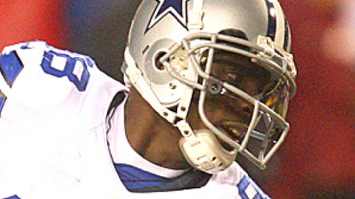 Cowboys WR Bryant has finger surgery