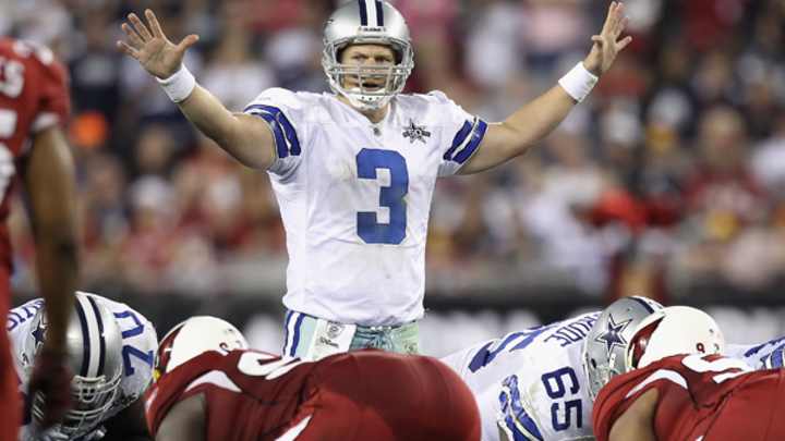 Jon Kitna donating first week's paycheck from Cowboys to high school where he coaches