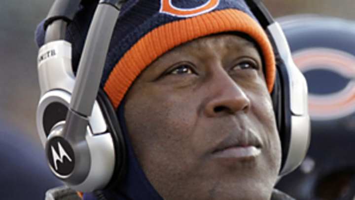 Eagles interview Lovie Smith as search continues