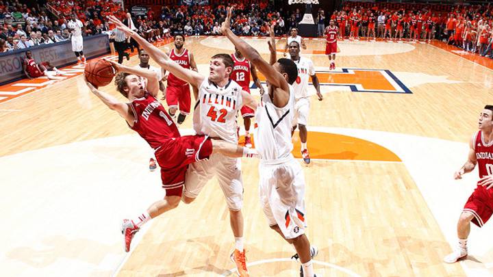 Indiana stays at No. 1 in AP Top 25 despite loss