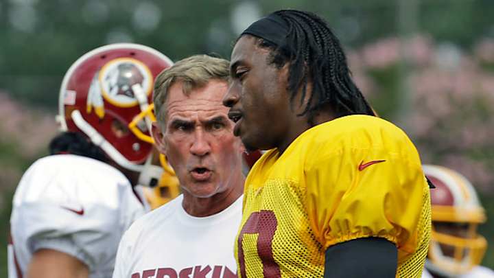 RG III says he has 'no conflict' with Redskins coach