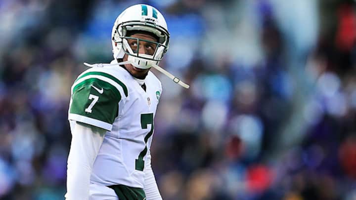 Geno Smith benched for Matt Simms at halftime of Jets' Week 13 game