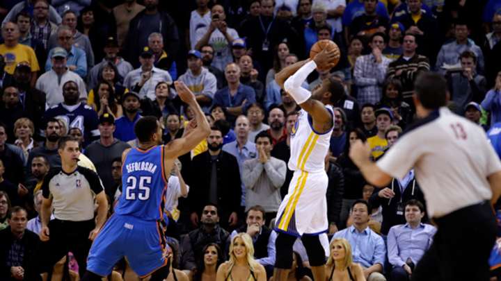 Video: Warriors' Andre Iguodala hits buzzer-beater to defeat Thunder