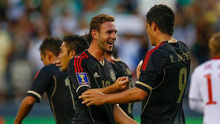Mexico tops Canada in Gold Cup, will play Martinique