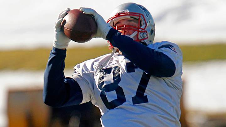 Rob Gronkowski undergoes back surgery; timetable for return unknown