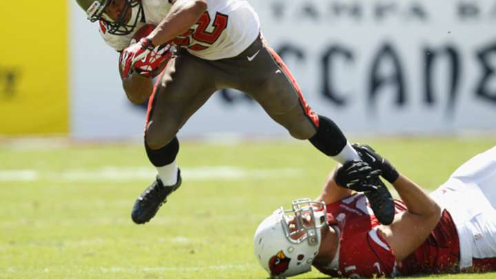 Buccaneers place RB Doug Martin on injured reserve, ending his season