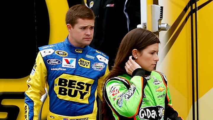 Stenhouse Jr. adjusting to fame that comes with dating Danica