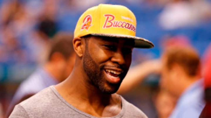 Darrelle Revis to practice Thursday, aims for Bucs' opener vs. Jets