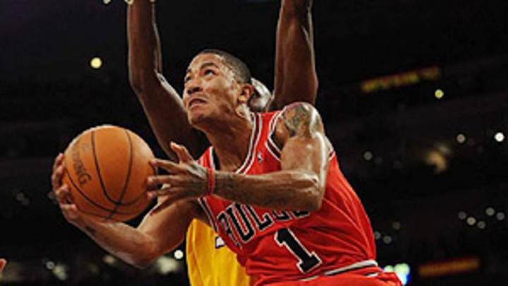 Derrick Rose participates in full-contact practices with Bulls