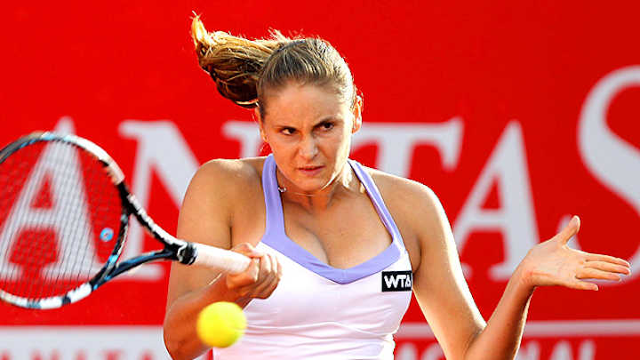Russia, without top players, takes on Italy in Fed Cup final