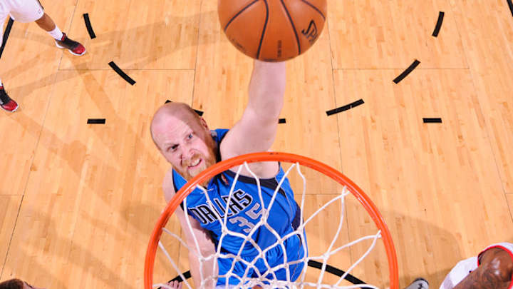 Kaman headed to Lakers on one-year, $3.2M deal