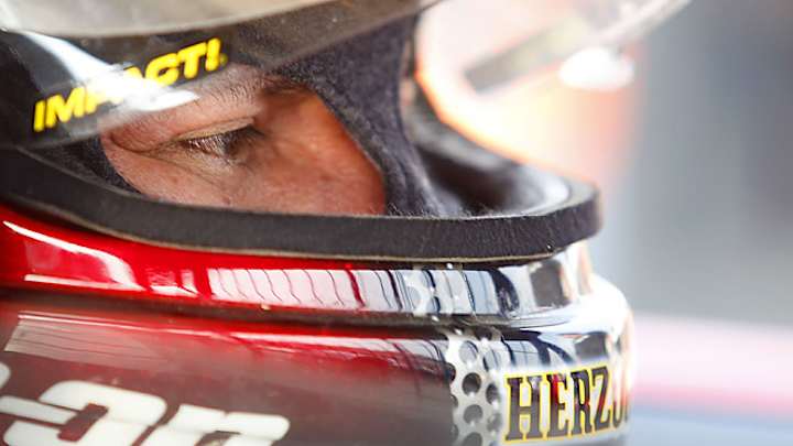 Cruz Pedregon tops Funny Car qualifying