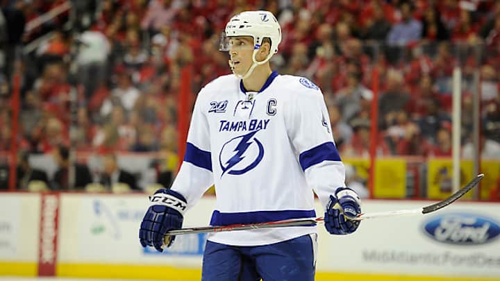 New-look Flyers sign Vincent Lecavalier to five-year contract