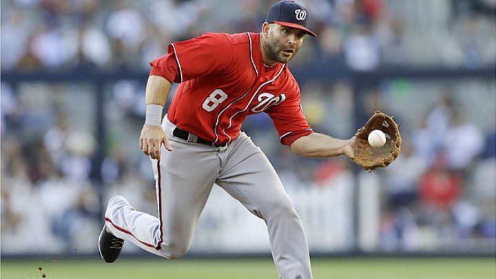 Nationals' Danny Espinosa has been playing through broken wrist