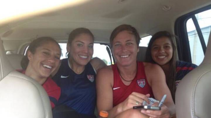 Hope Solo and the U.S. Women's Soccer Team Hitch Ride with Fans Hope Solo and the U.S. Women's Soccer Team Hitch Ride with Fans