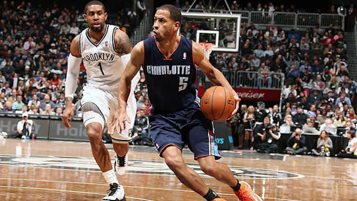 Bobcats re-sign backup point guard Jannero Pargo