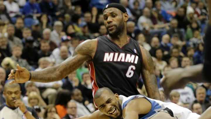 Wolves' Corey Brewer fined $5,000 for flopping