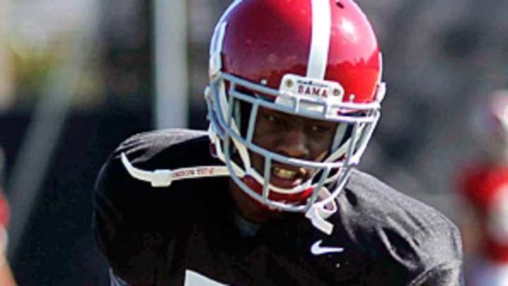 Injured Alabama WR Bell warms up at BCS Injured Alabama WR Bell warms up at BCS