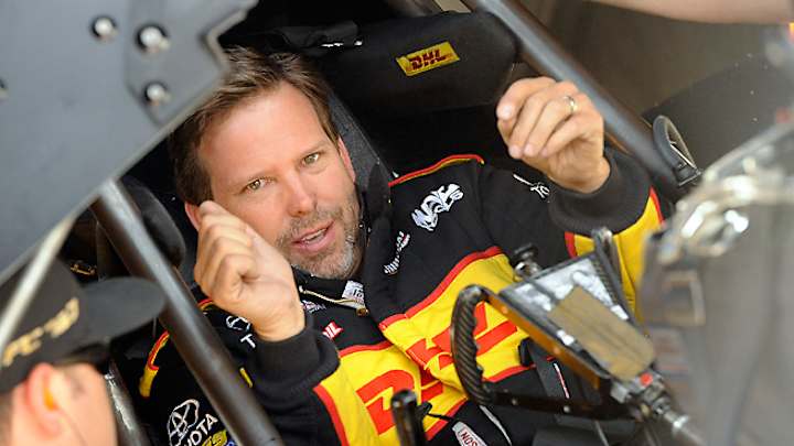 Del Worsham breaks Bristol Funny Car time record Del Worsham breaks Bristol Funny Car time record