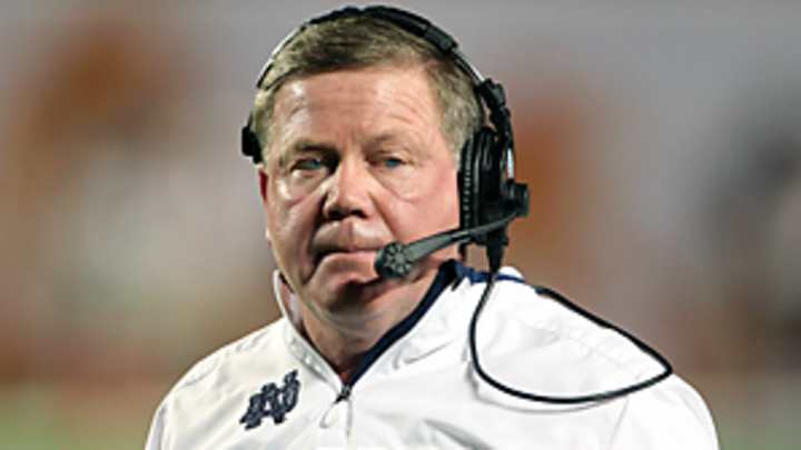 AP source: Eagles interview Notre Dame's Kelly