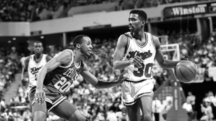 TNT's Kenny Smith says he is 'talking' with Kings about GM job