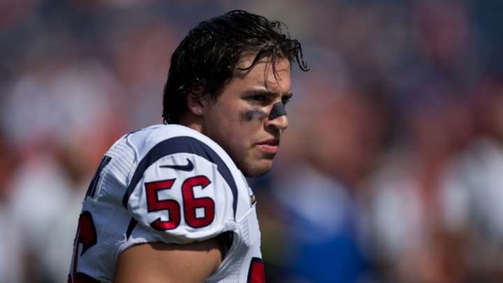 Texans' Brian Cushing carted to locker room with left knee injury