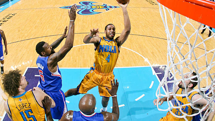 Los Angeles Lakers sign free-agent guard Xavier Henry Los Angeles Lakers sign free-agent guard Xavier Henry