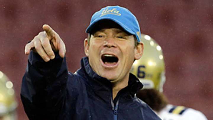 UCLA extends Mora's contract through 2017 season