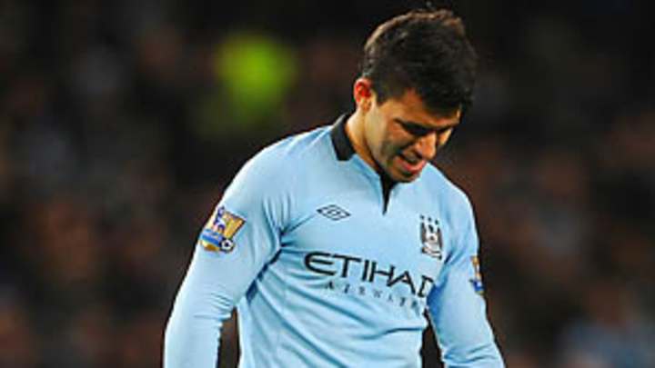 Aguero scores, comes off in Manchester City's easy win