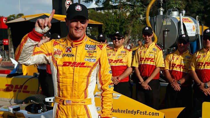 Ryan Hunter-Reay sets track record, wins Sao Paulo 300 pole position
