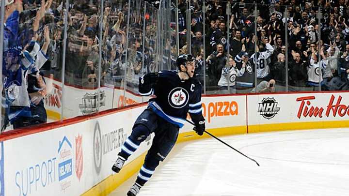 With Andrew Ladd leading the way, Jets remain in playoff hunt