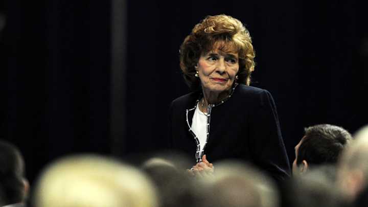 Sue Paterno defends late husband in letter