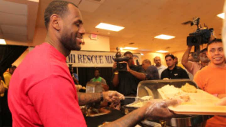 LeBron James to host Thanksgiving dinner at Ohio home for Heat teammates LeBron James to host Thanksgiving dinner at Ohio home for Heat teammates