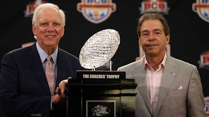 Alabama athletic director Mal Moore admitted to hospital Alabama athletic director Mal Moore admitted to hospital