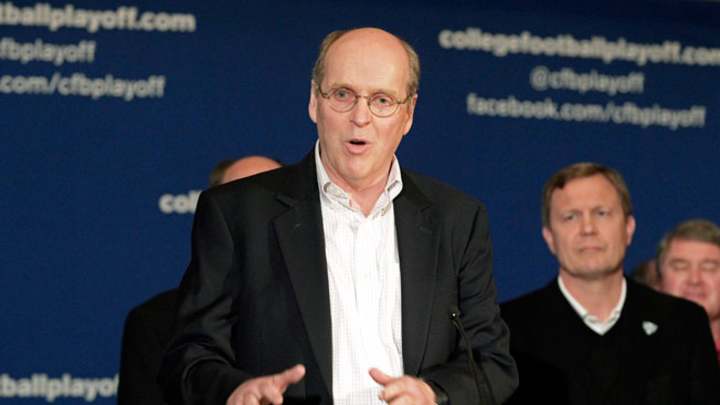 Butch Jones among new coaches recruiting successfully; more mail