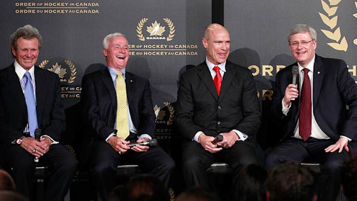 Mark Messier given Order of Hockey in Canada Mark Messier given Order of Hockey in Canada