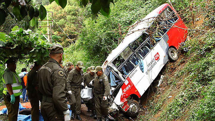 Bus crash kills 16 young fans in Chile
