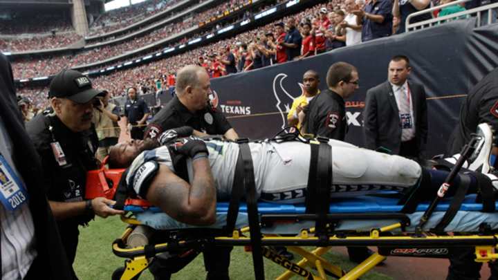 Michael Bennett suffers frightening injury in Seahawks-Texans game
