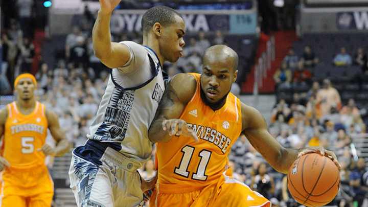 Tennessee G Trae Golden says he is transferring