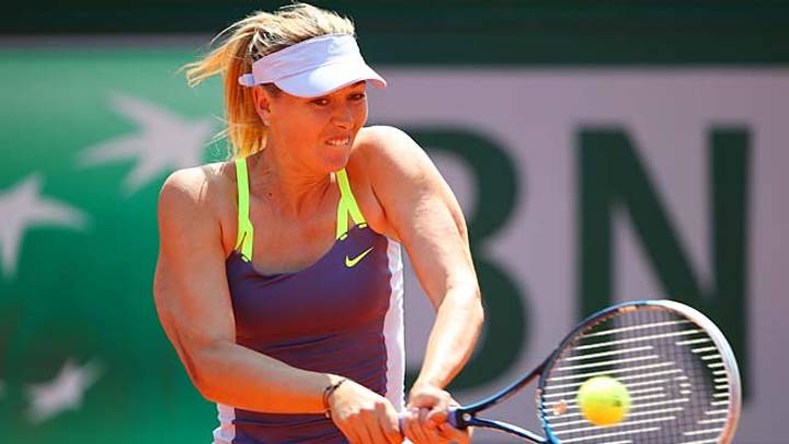 Maria Sharapova beats Jelena Jankovic at French Open
