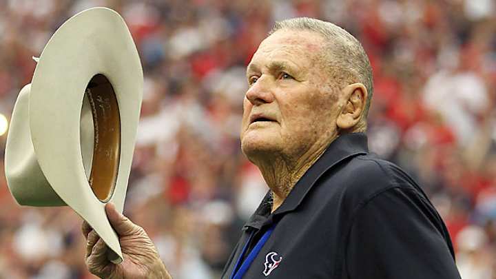 Former Houston Oilers coach Bum Phillips dies at age 90
